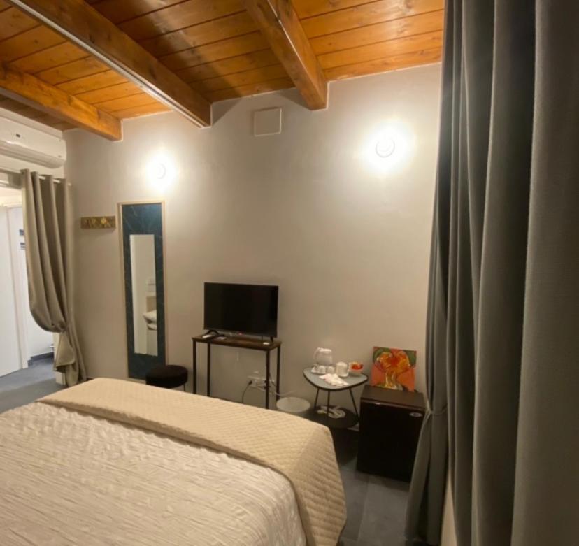 Casa Raffaela Hotell Marina Di Pisa Exteriör bild