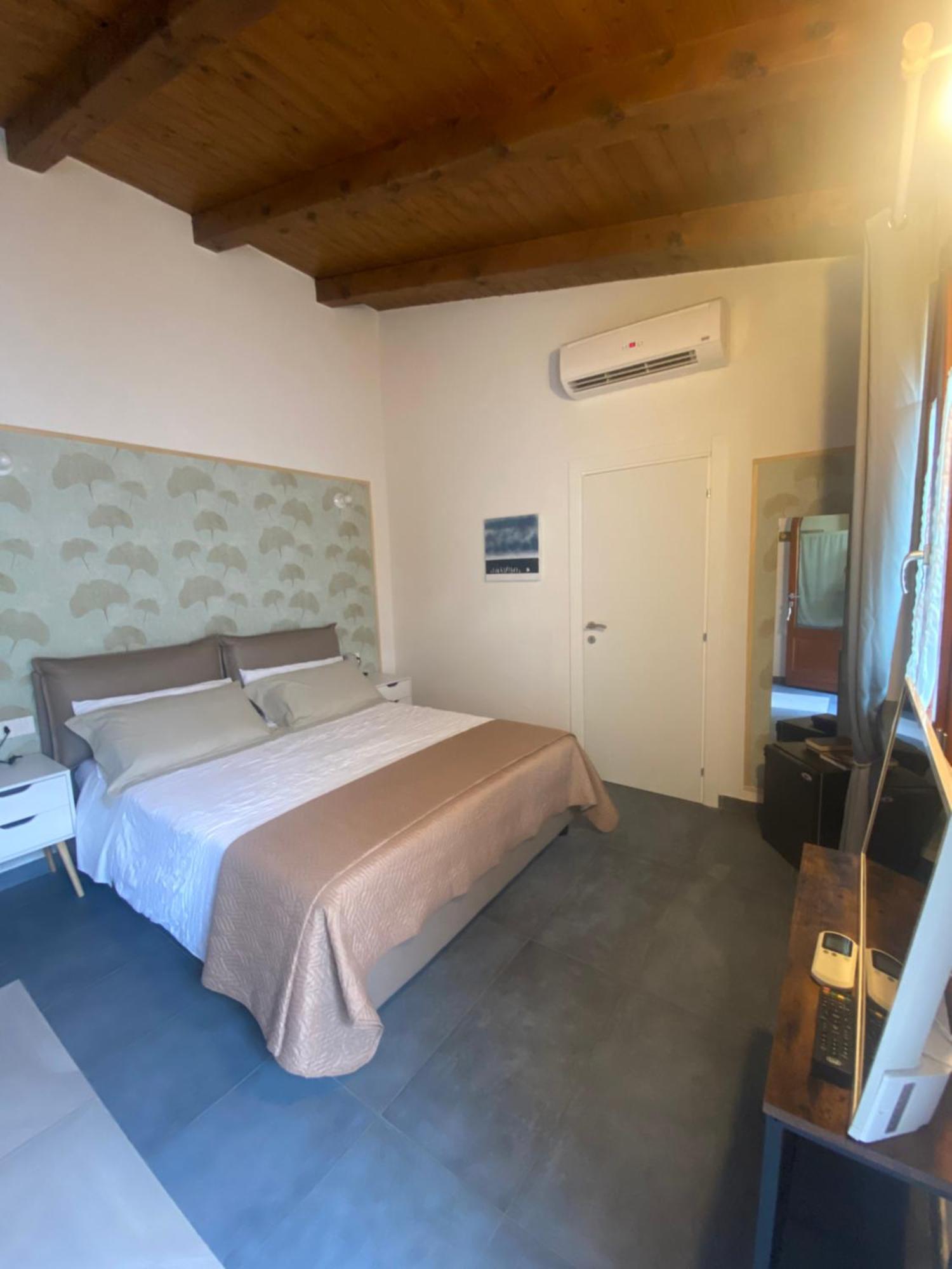 Casa Raffaela Hotell Marina Di Pisa Exteriör bild